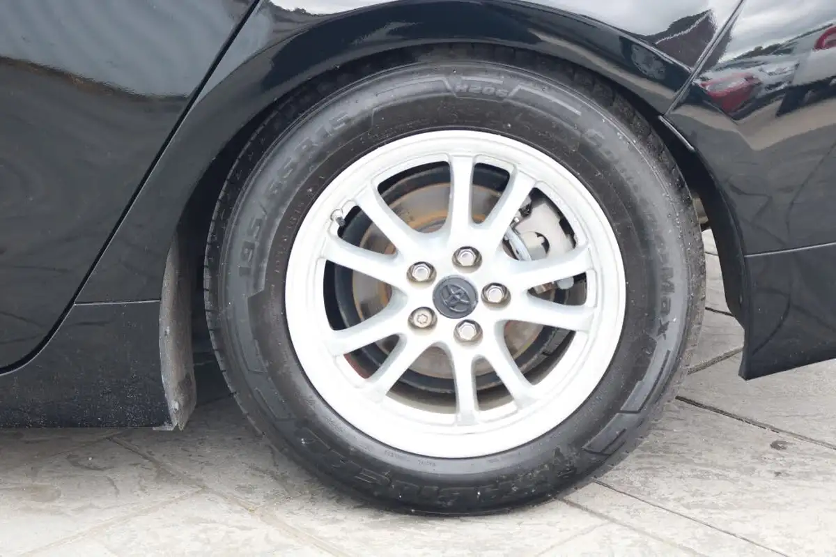 2018-toyota-prius-18-vvt-i-active-ss-big-7