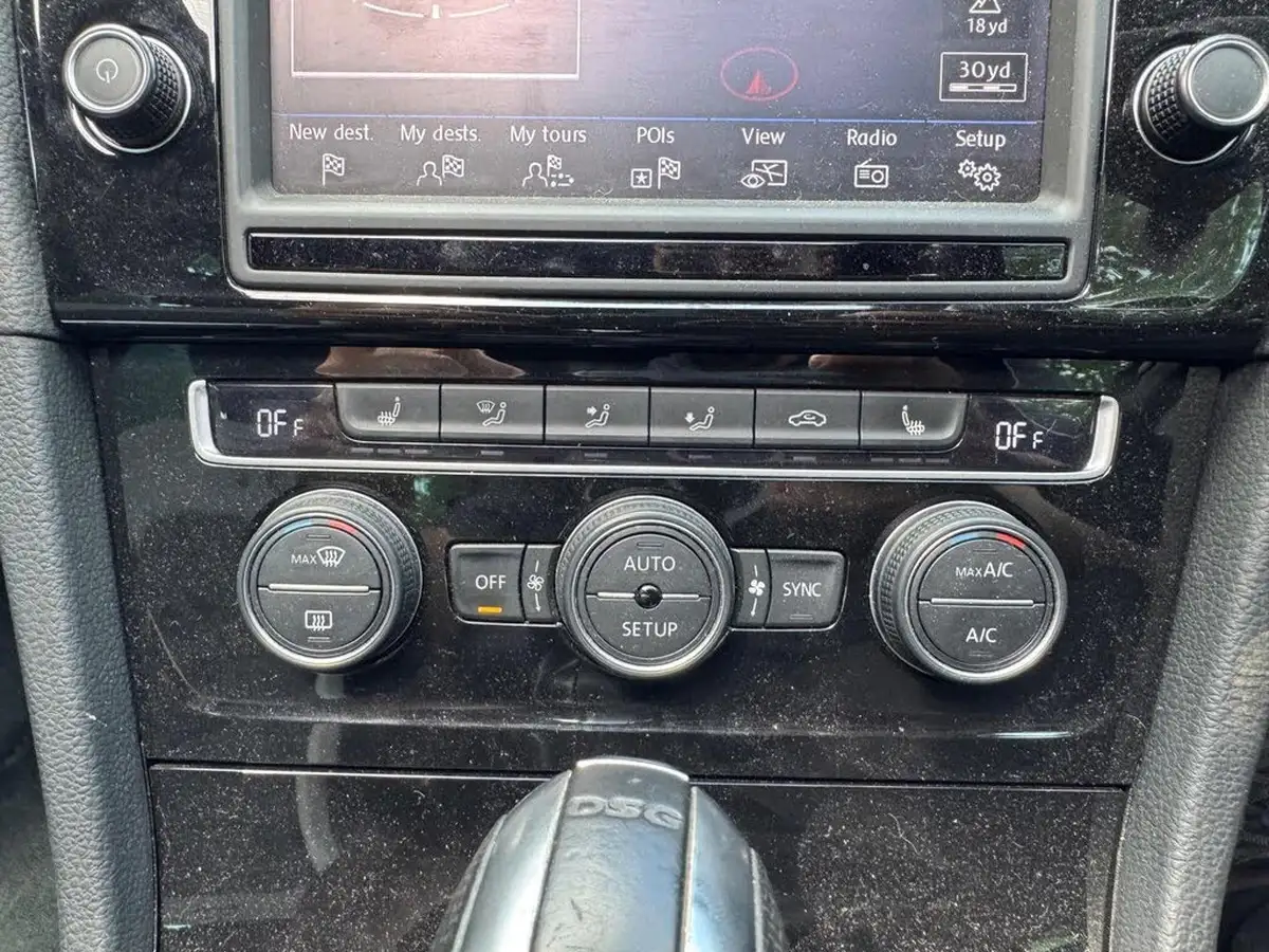 2014-volkswagen-golf-20-tsi-r-bmtss-3d-dsg-big-15