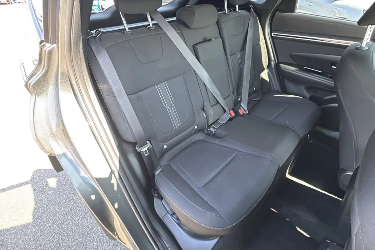 2023-hyundai-tucson-16-t-gdi-premium-150ps-48-volt-mhev-dct-big-10