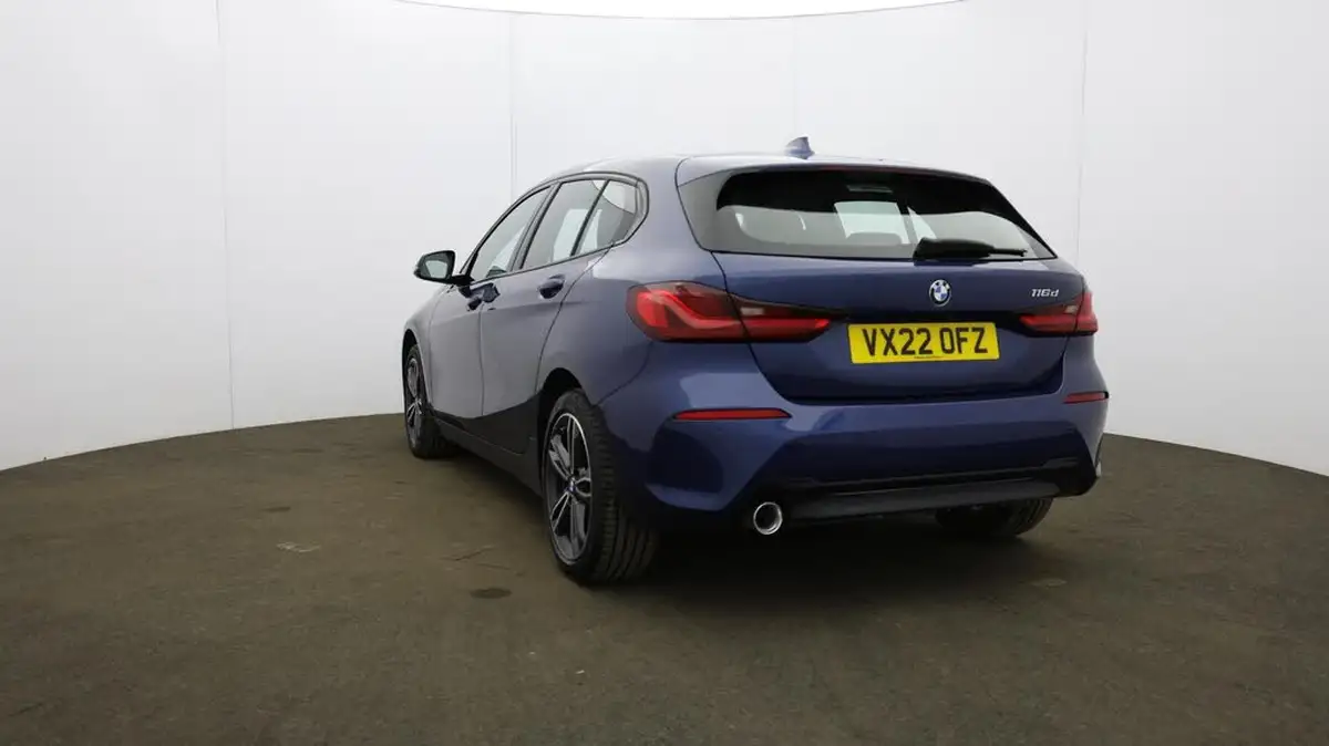 2022-bmw-1-series-15td-116d-sport-dct-big-33