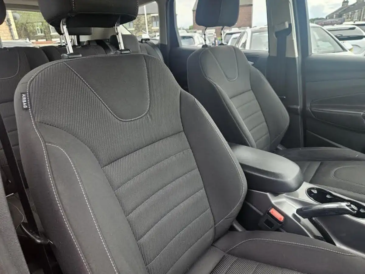 2016-ford-kuga-20tdci-zetec-big-23