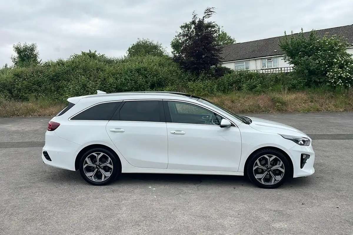 2019-kia-ceed-14-t-gdi-first-edition-sportswagon-dct-big-5
