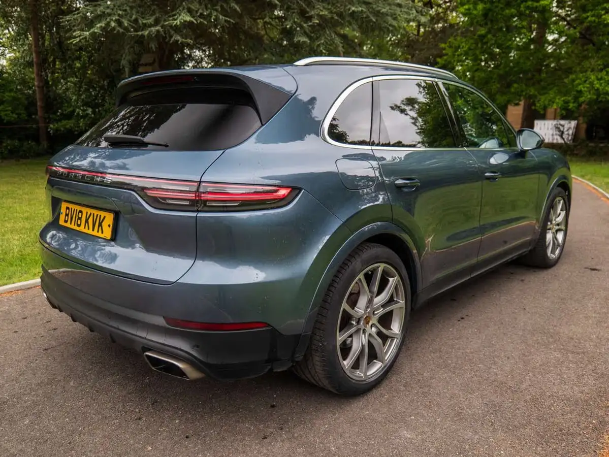 2018-porsche-cayenne-30-v6-big-6