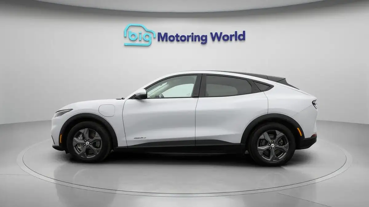 2021-ford-mustang-mach-e-e-standard-range-68kwh-big-4