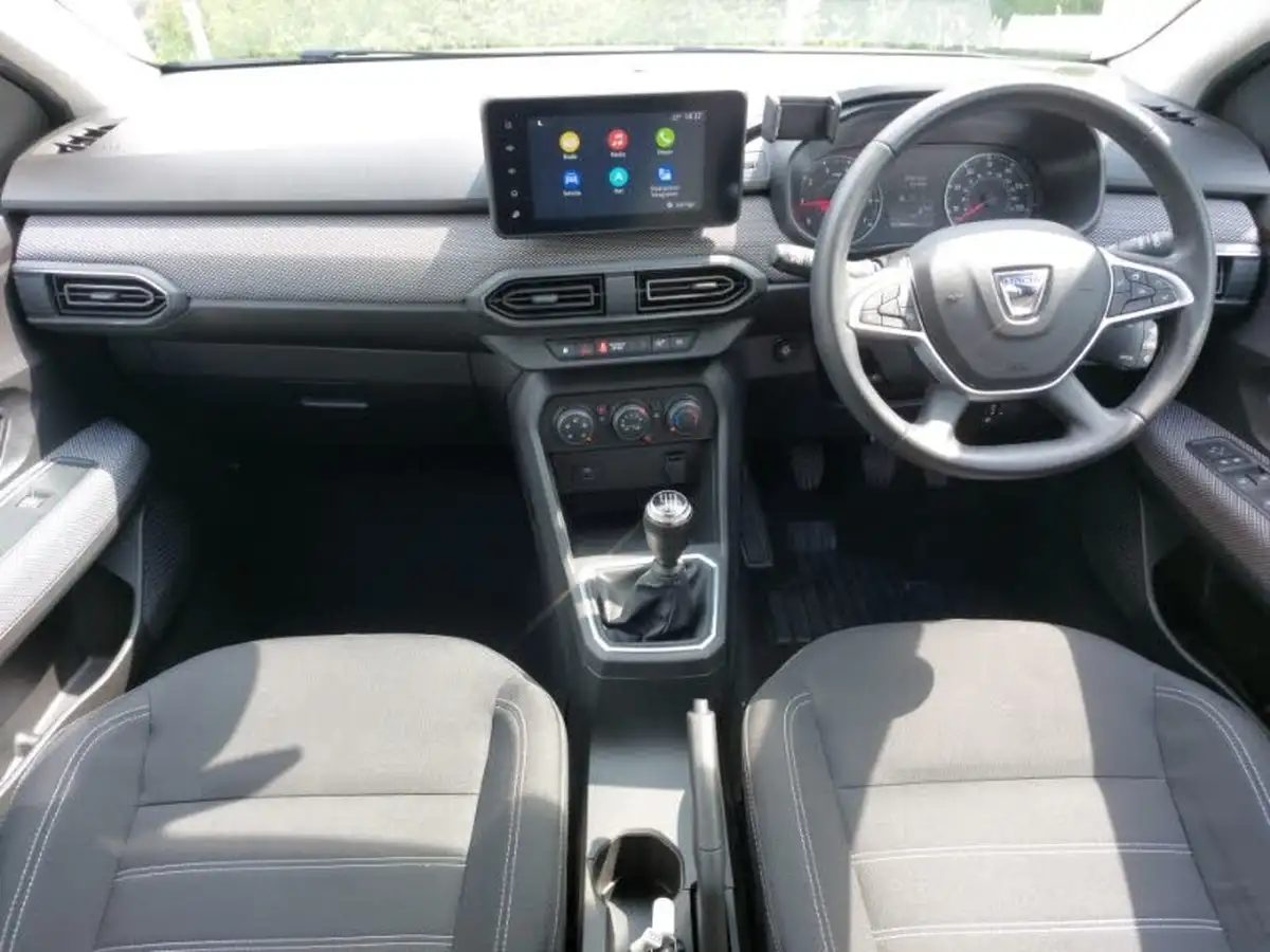 2022-dacia-sandero-10-tce-comfort-90bhp-big-2