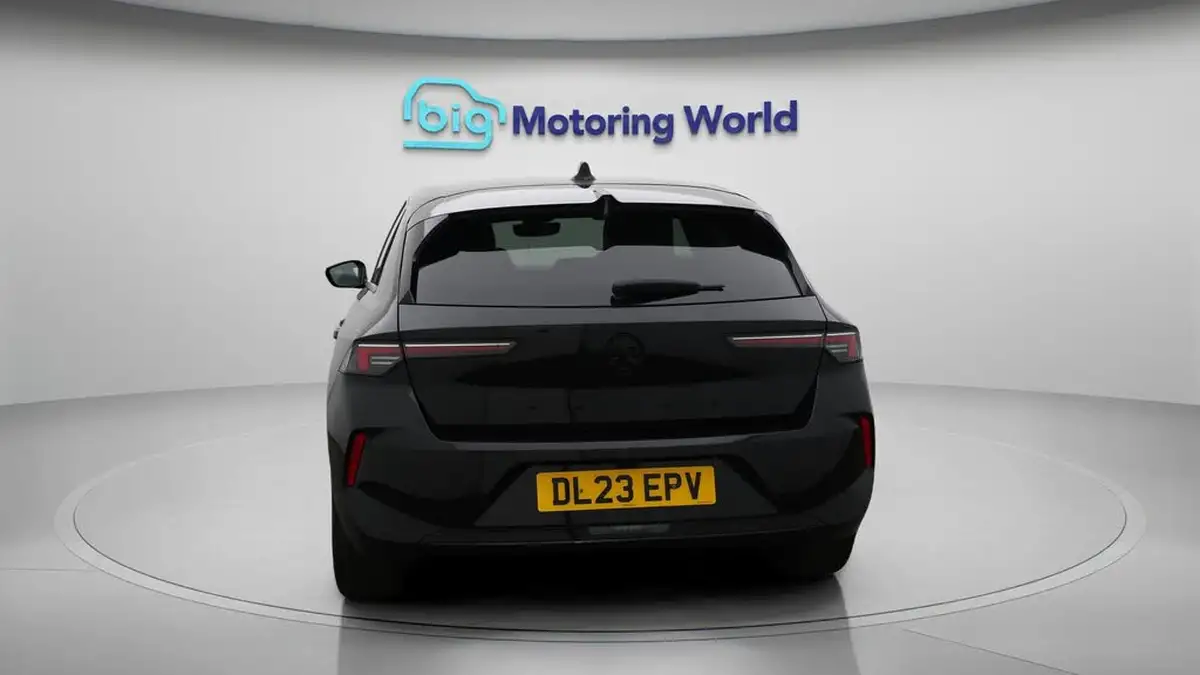 2023-vauxhall-astra-12-turbo-gs-hatchback-auto-big-6