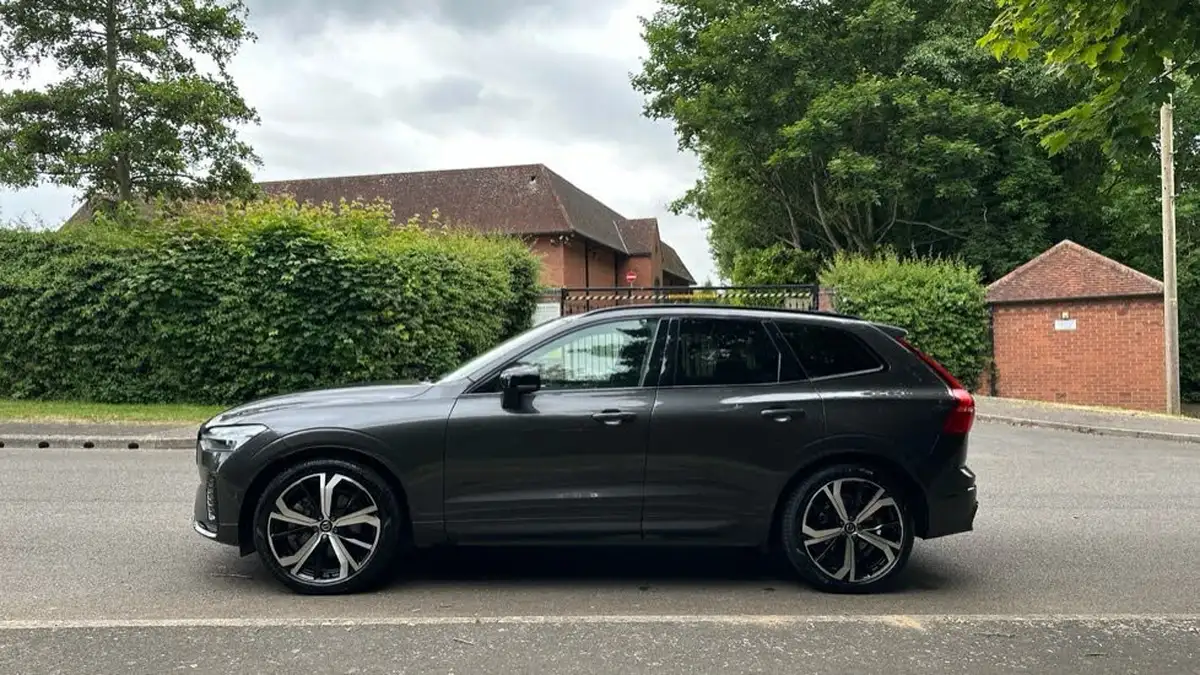 2024-volvo-xc60-20-b5-ultimate-big-37