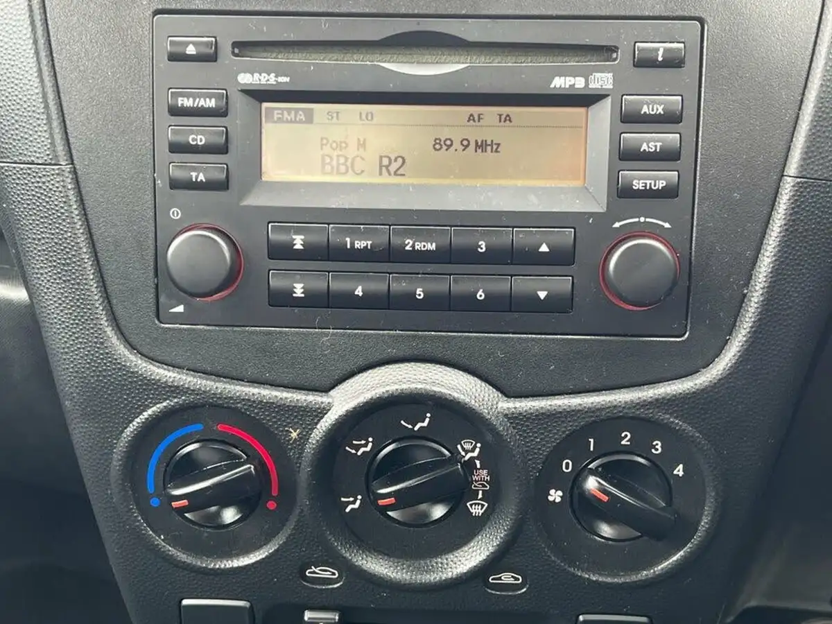 2011-kia-picanto-11-domino-auto-big-4