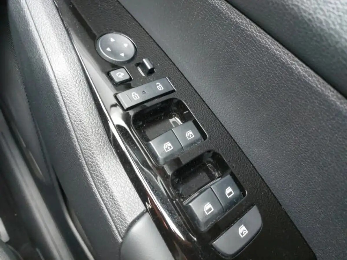 2024-kia-sportage-16-t-gdi-3-148bhp-big-12