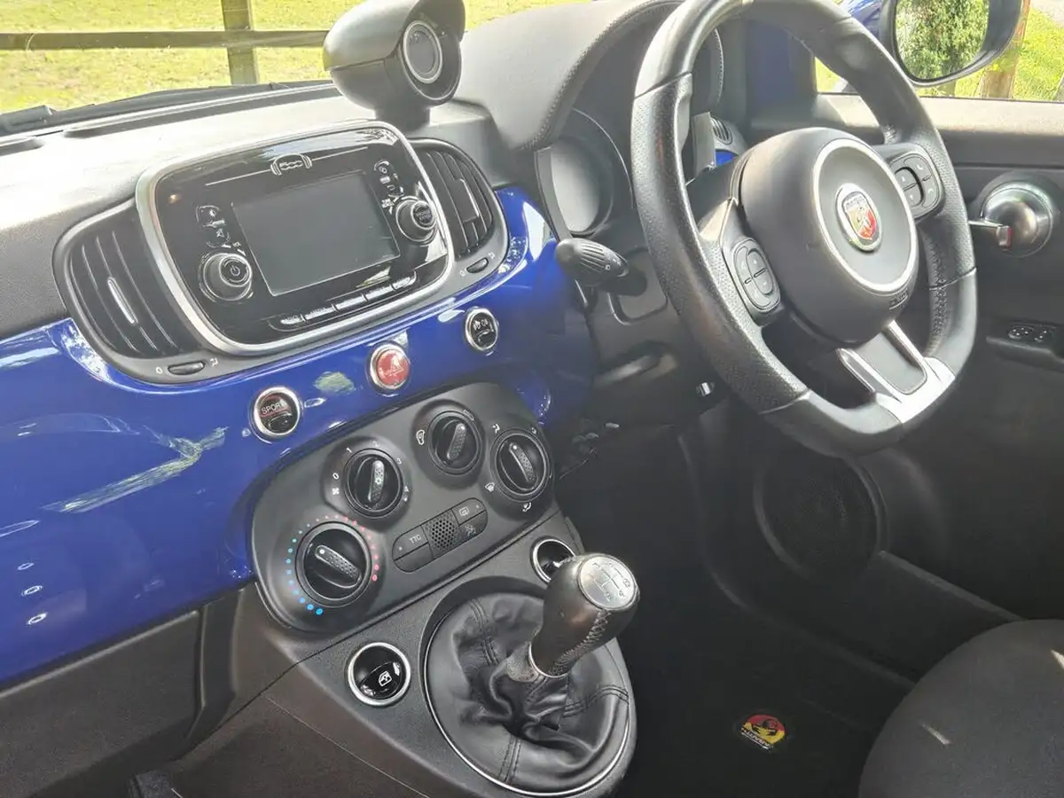 2016-abarth-595-14-tjet-big-20