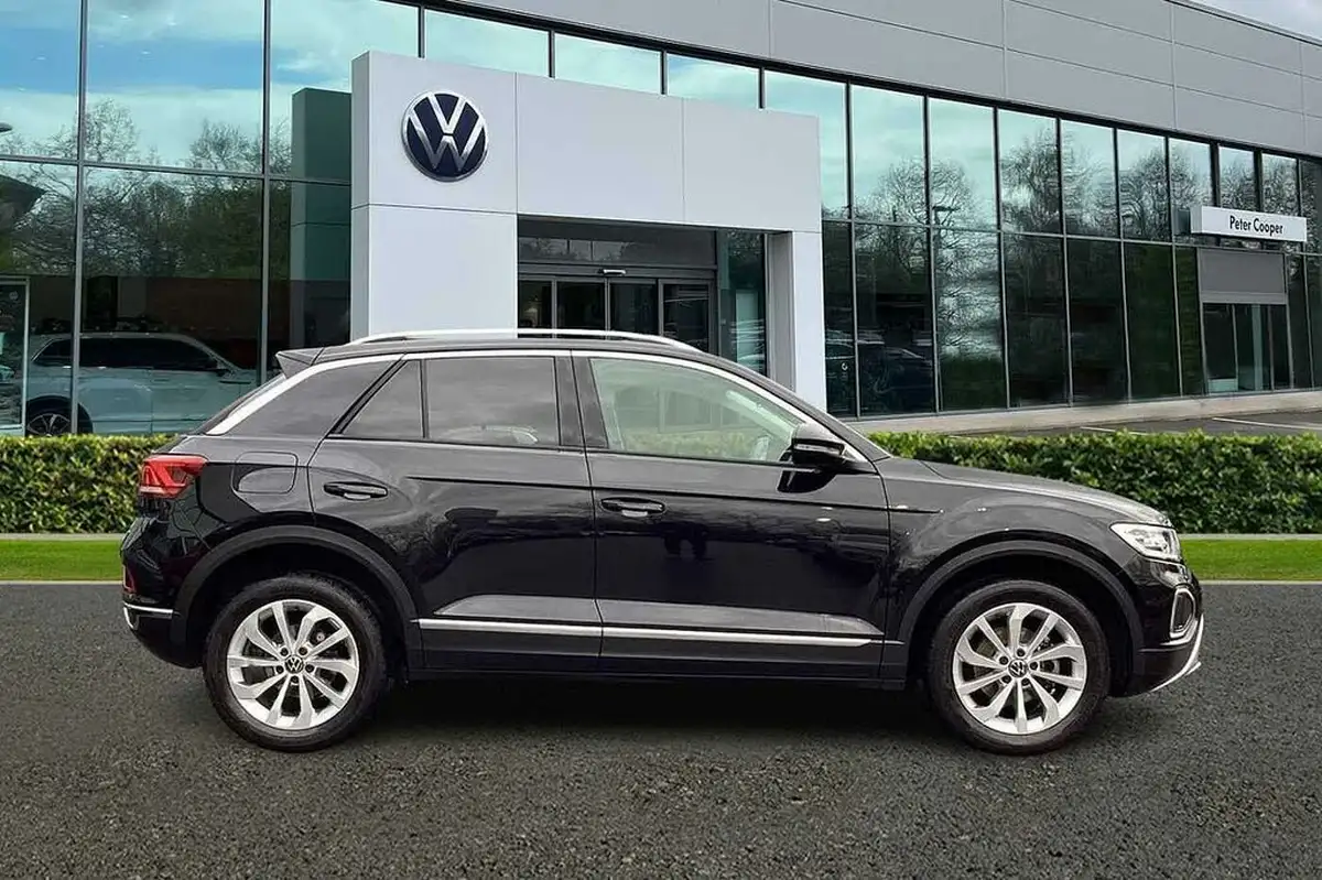 2022-volkswagen-t-roc-10-tsi-style-hatchback-5d-big-3