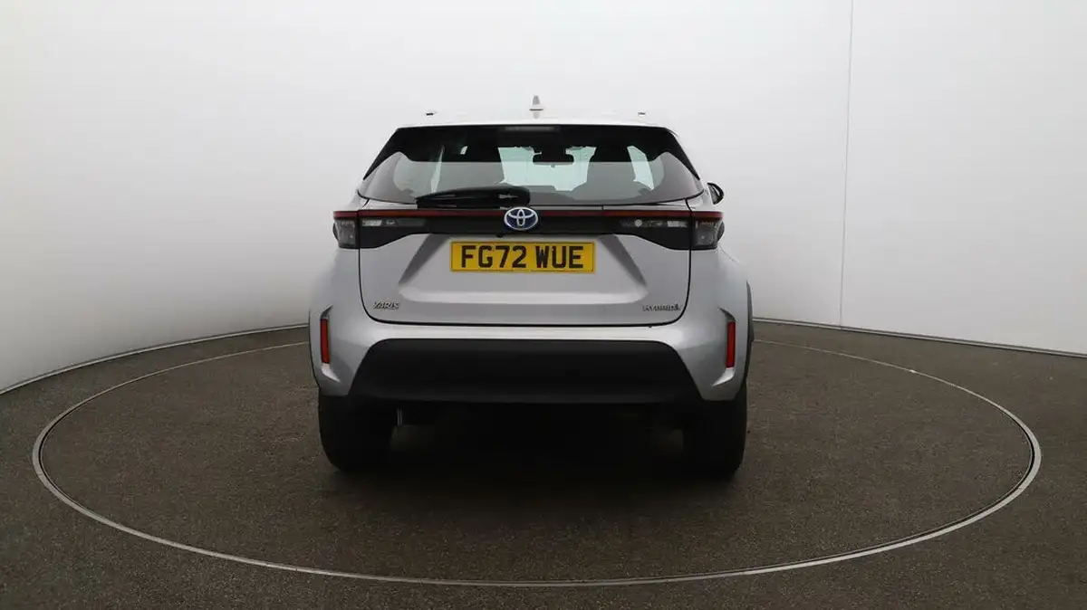 2022-toyota-yaris-cross-15-vvt-i-icon-big-49
