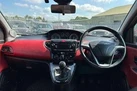 2013-chrysler-ypsilon-12-blackred-small-5
