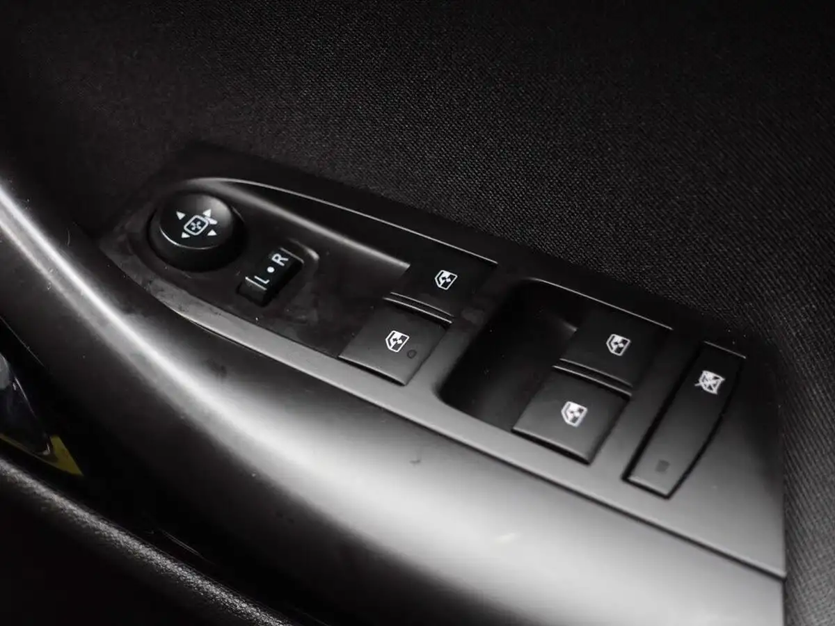 2019-vauxhall-astra-14i-16v-turbo-sri-nav-ss-hatchback-big-41