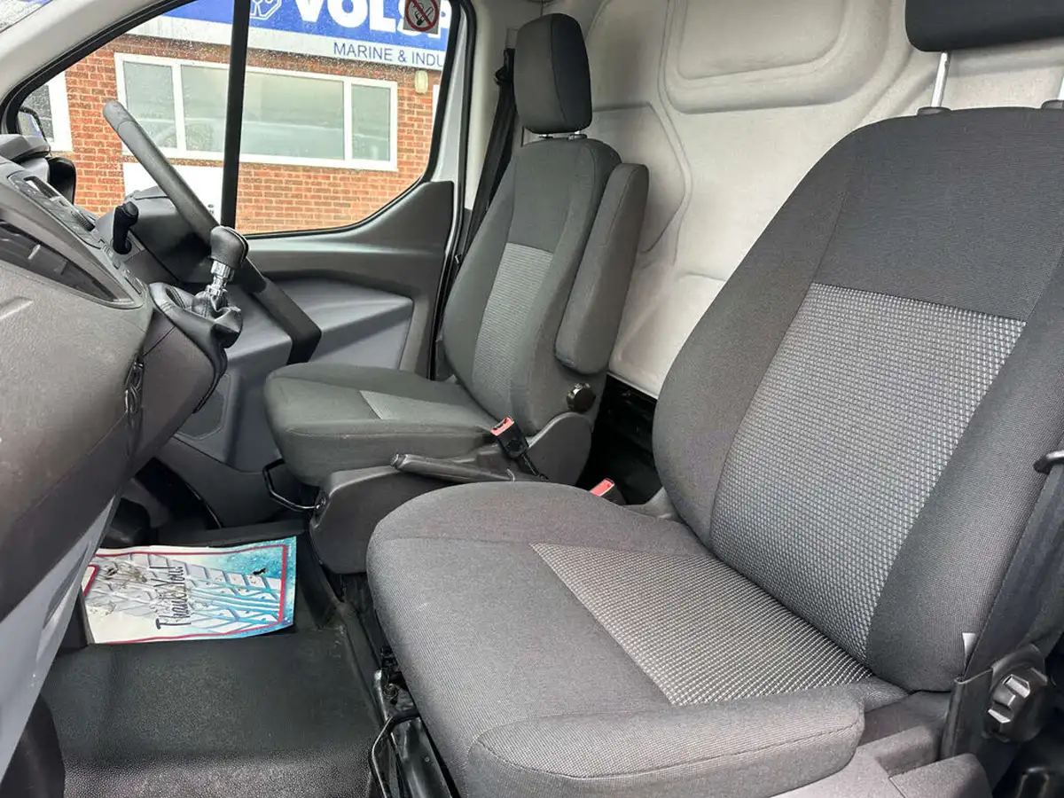 2016-ford-transit-custom-22tdci-310-l1h1-100ps-econetic-panel-van-big-16