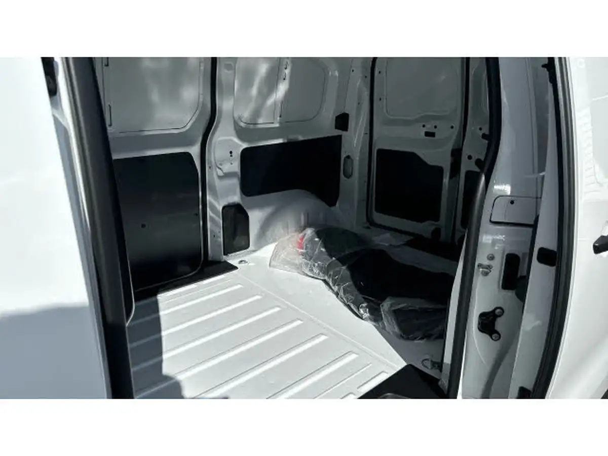 2024-toyota-proace-city-e-icon-l2-big-12