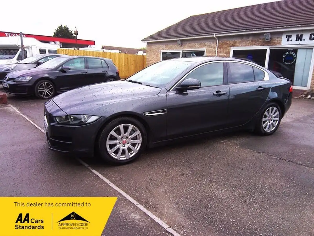 2016-jaguar-xe-20d-se-180ps-big-0