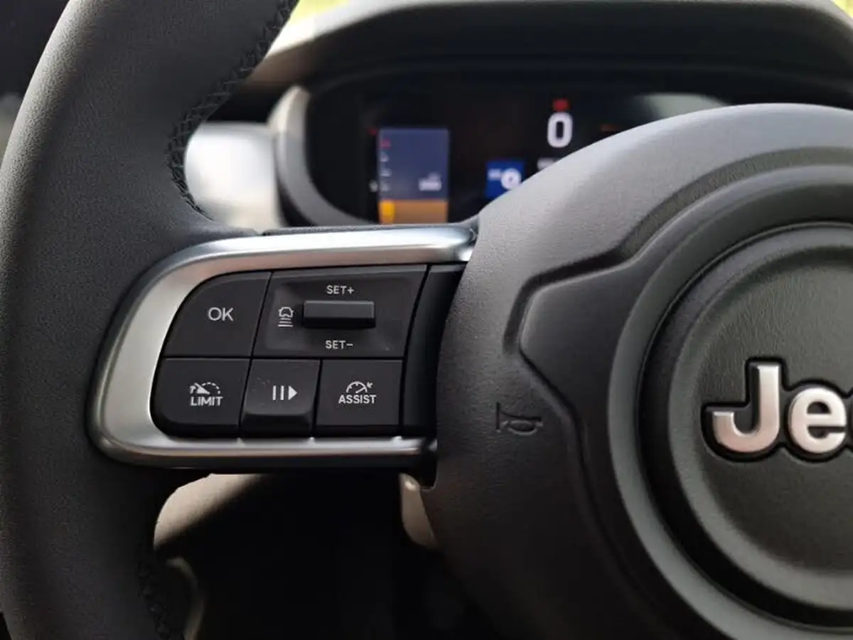 2025-jeep-avenger-12-gse-summit-big-9
