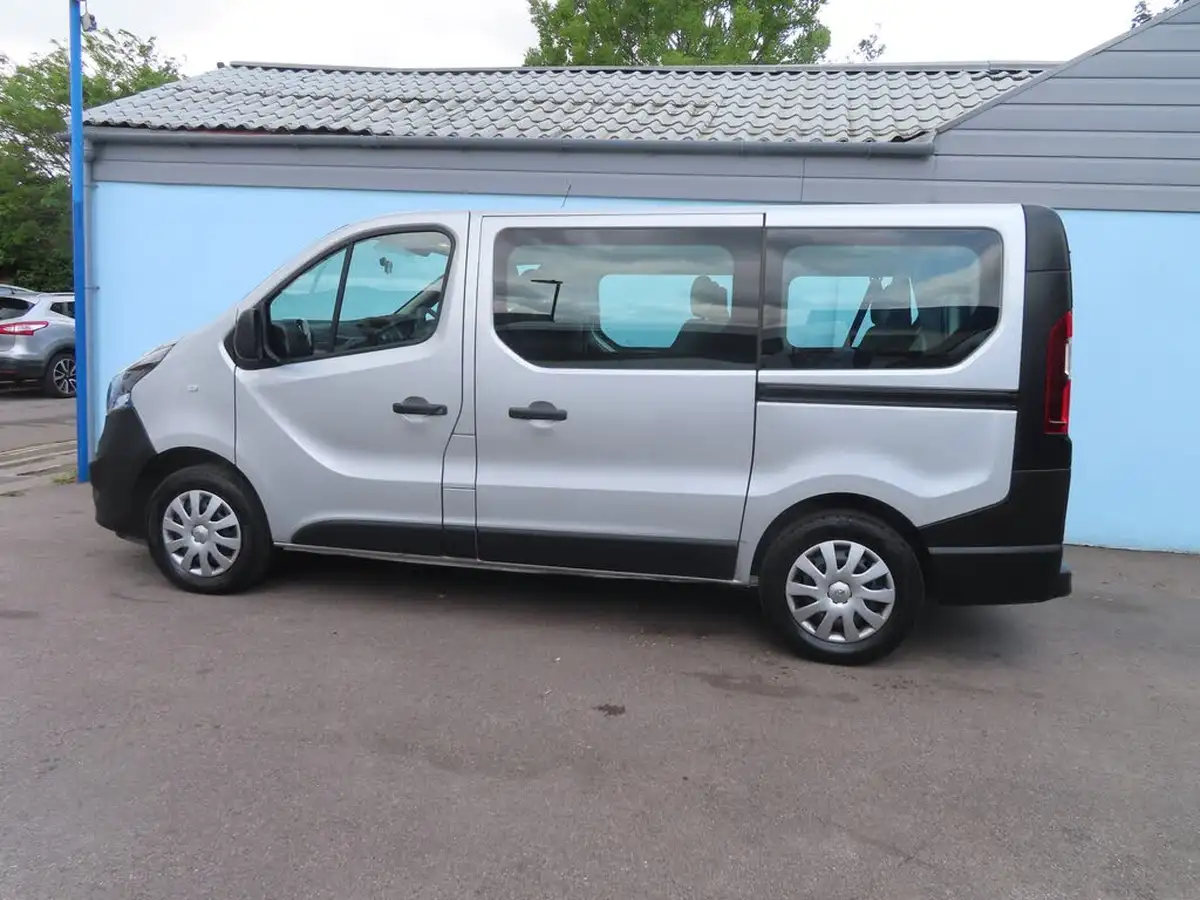 2019-vauxhall-vivaro-16cdti-2900-l1h1-120pseu6c-ss-9-seats-combi-big-13