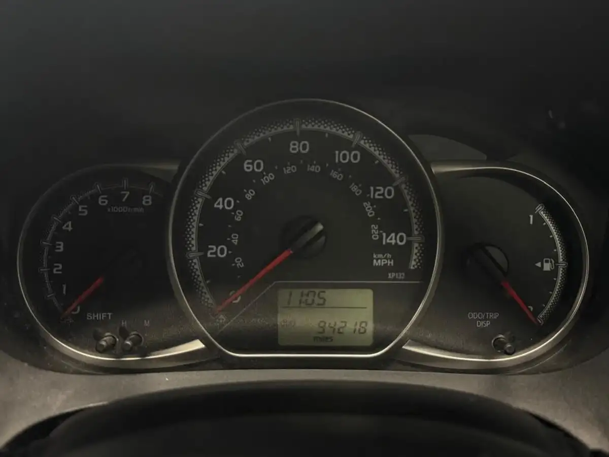 2016-toyota-yaris-10-vvt-i-icon-tss-5d-big-19