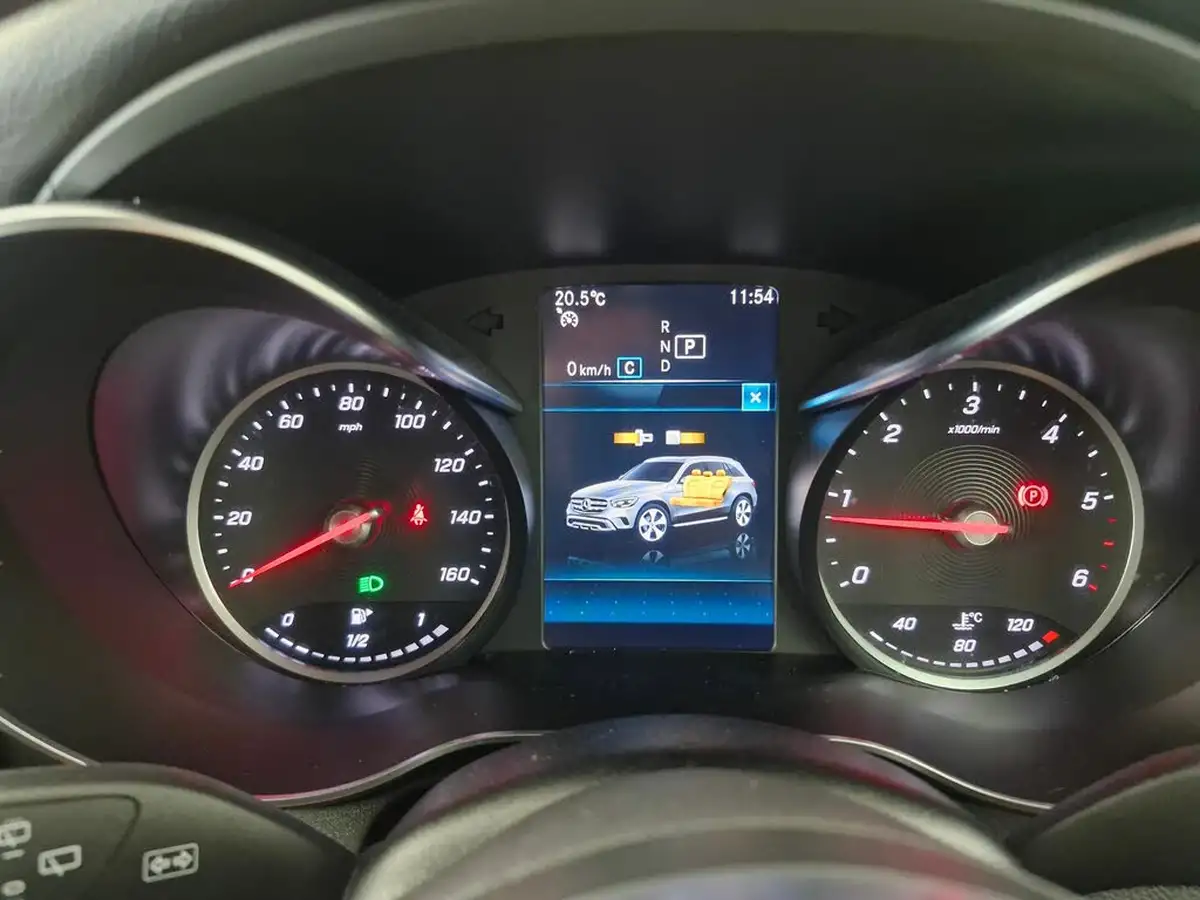 2020-mercedes-benz-glc-class-20d-glc220d-amg-line-station-wagon-5d-4matic-plus-big-26