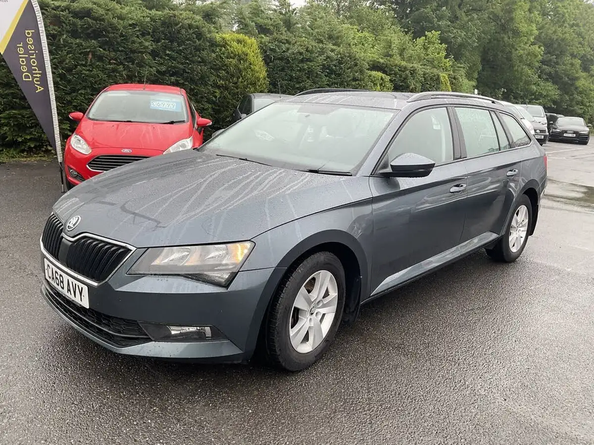 2018-skoda-superb-16tdi-s-ss-estate-big-8