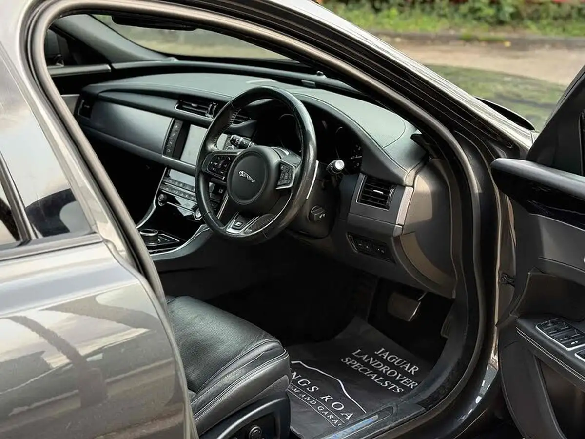 2018-jaguar-xf-20i-r-sport-249ps-sportbrake-5d-1998cc-big-1