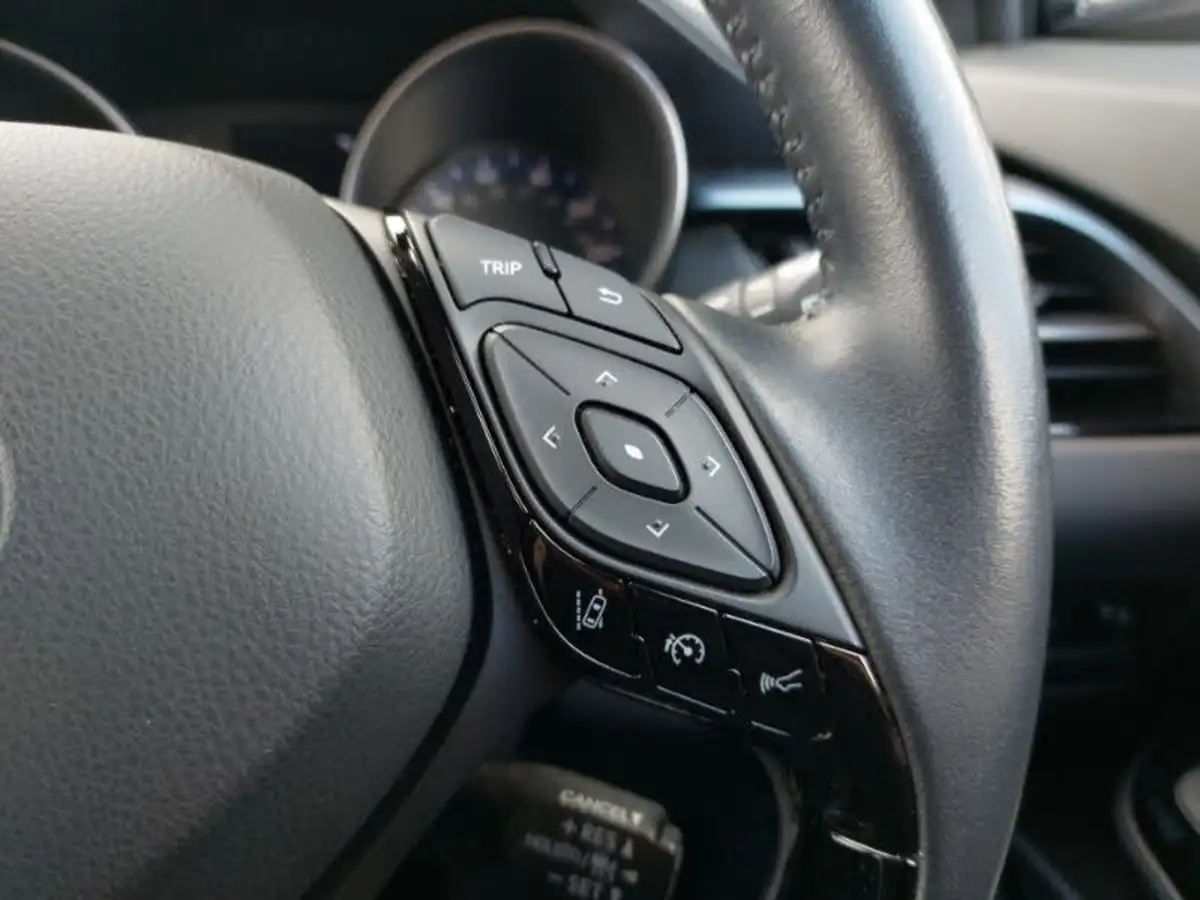 2021-toyota-c-hr-18-vvt-i-design-big-17