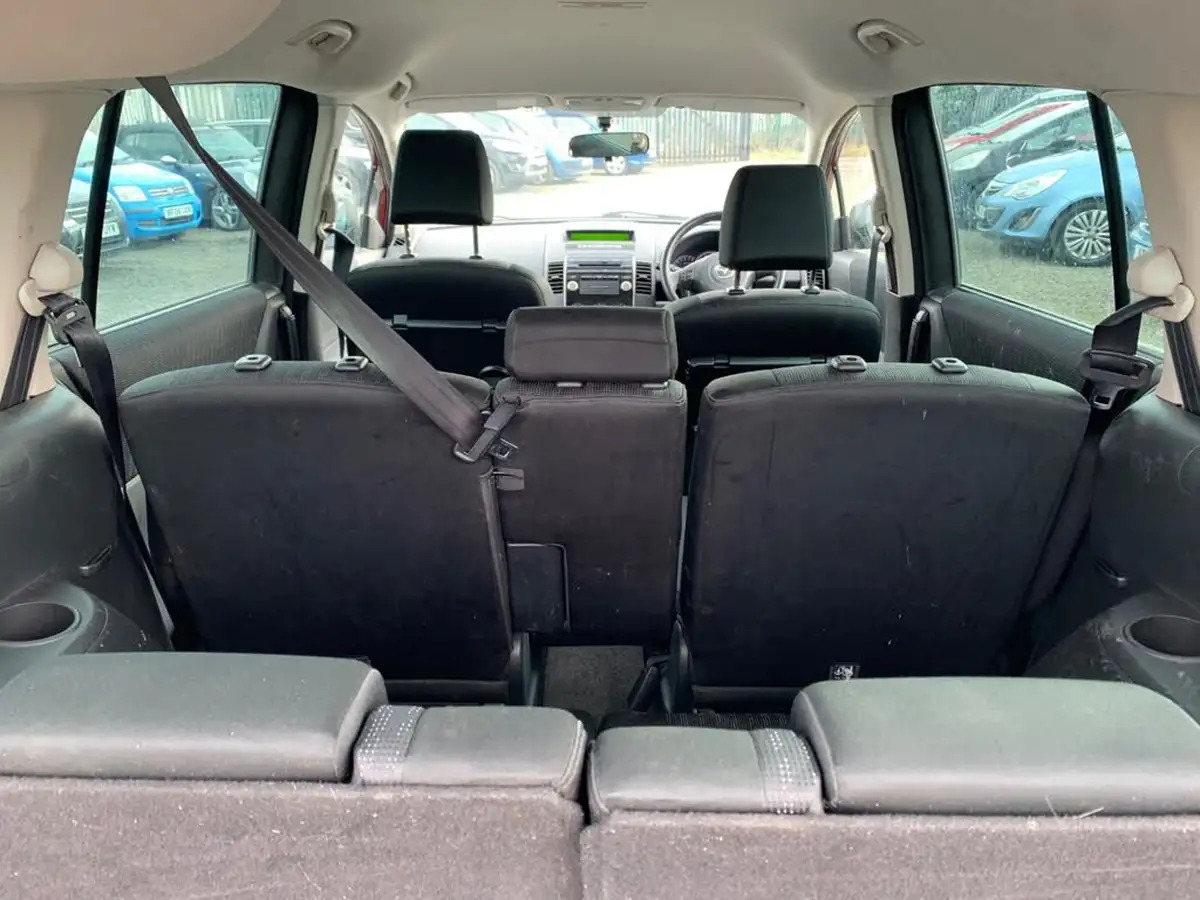 2010-mazda-mazda5-18-takara-big-5