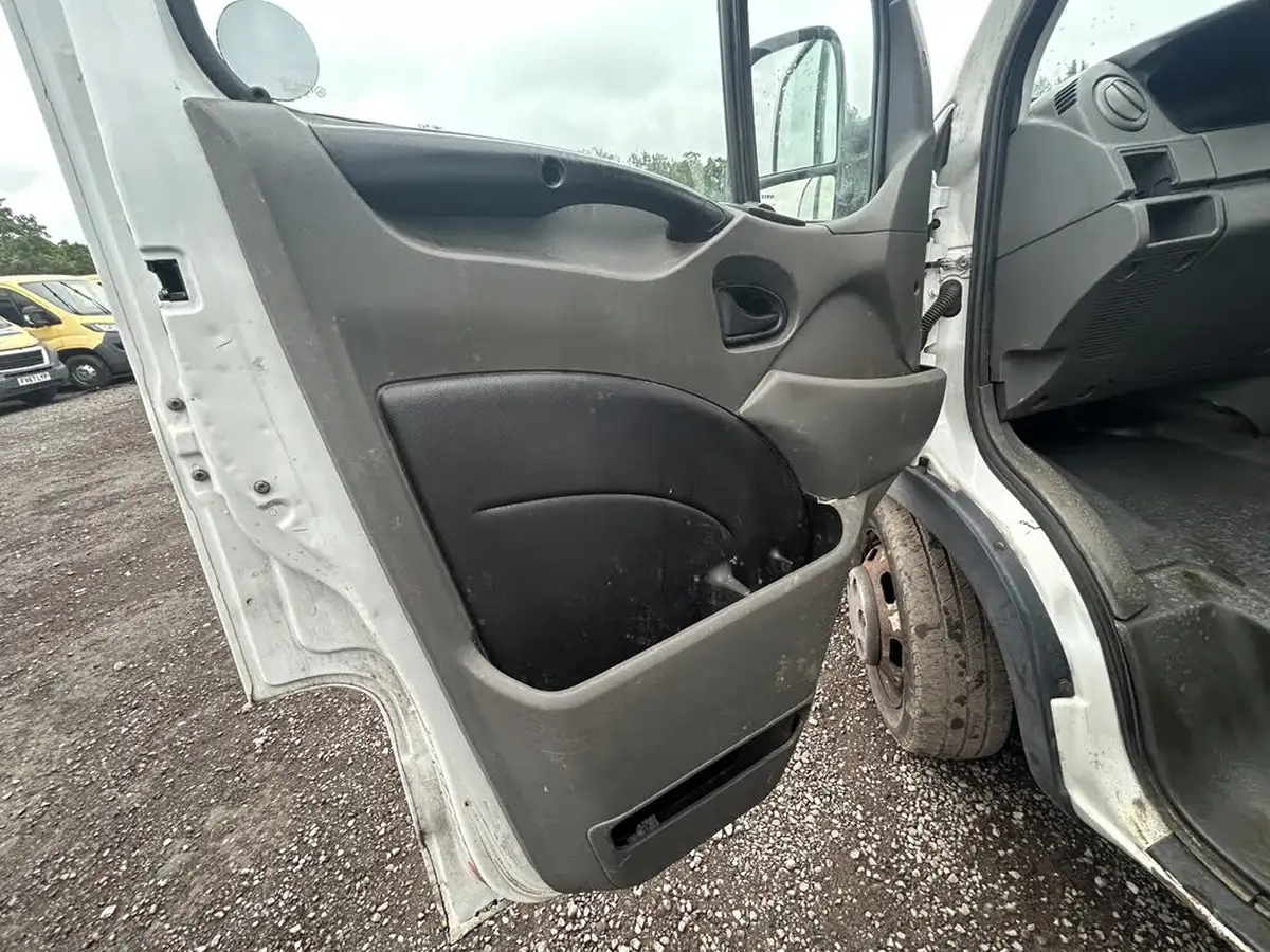 2013-iveco-daily-c-class-23td-35c13-lwb-35c13d-crewcab-big-9