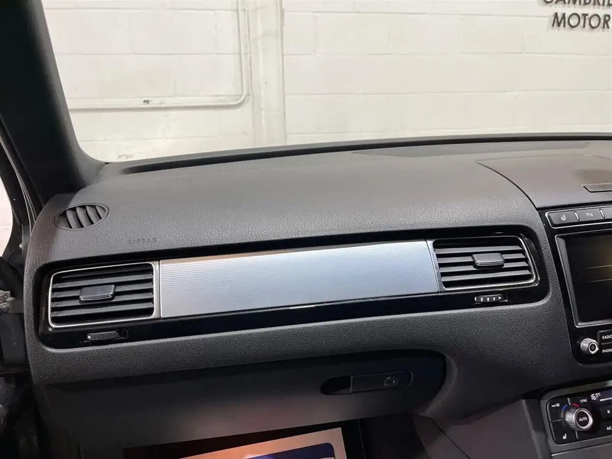 2016-volkswagen-touareg-30tdi-r-line-262ps-2967cc-big-31