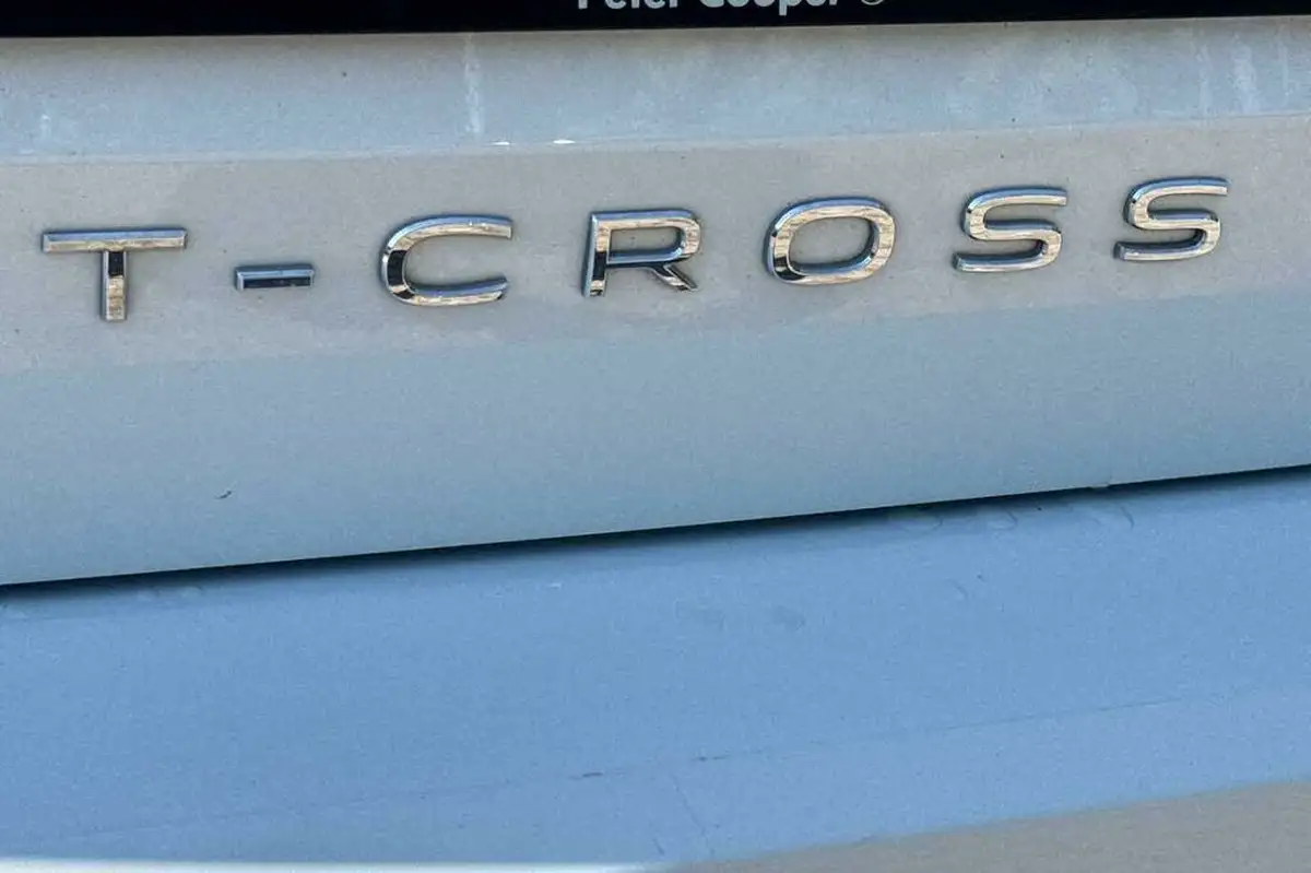 2022-volkswagen-t-cross-15-tsi-r-line-big-32
