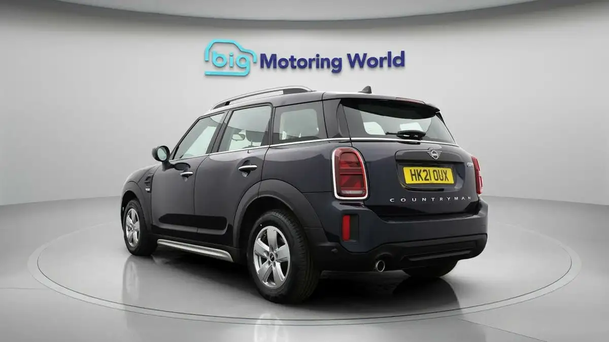 2021-mini-countryman-15-cooper-classic-big-5