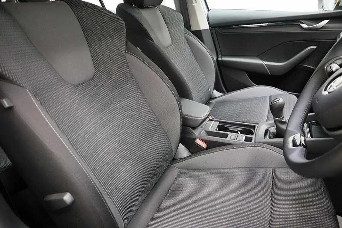 2024-skoda-octavia-15-tsi-se-technology-116ps-estate-big-9