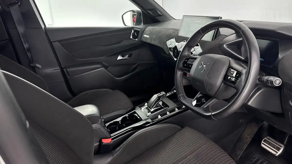 2021-ds-ds-3-crossback-e-tense-performance-line-big-9