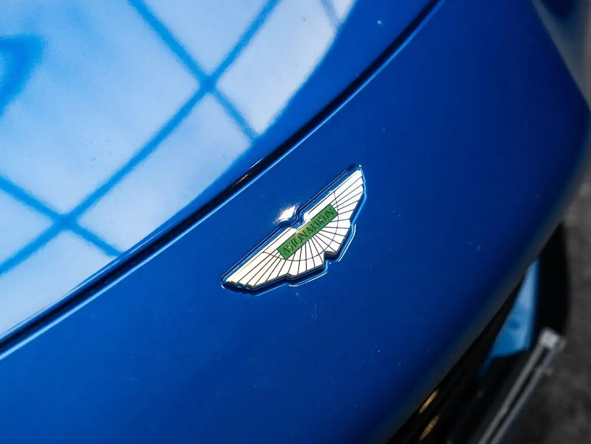 2022-aston-martin-vantage-40-v8-vantage-roadster-auto-big-26
