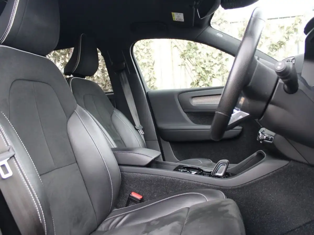 2021-volvo-xc40-15-t5-r-design-262bhp-big-11
