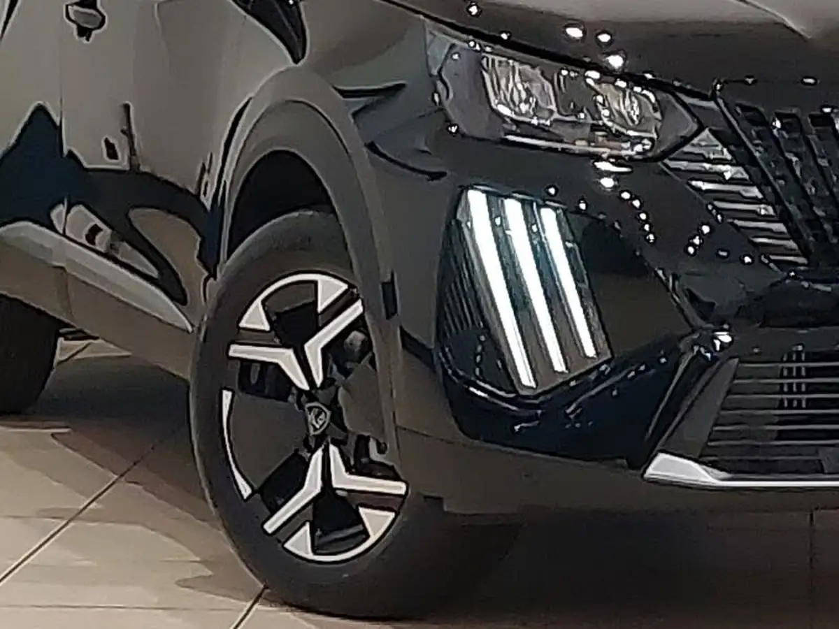 2025-peugeot-2008-suv-12-puretech-allure-130ps-big-8