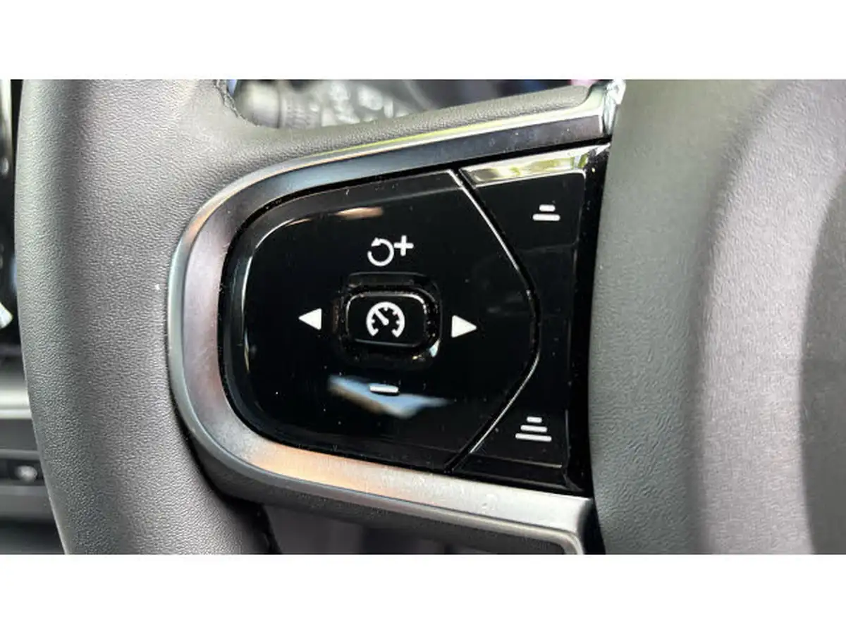 2023-volvo-xc60-20-b5-plus-big-17