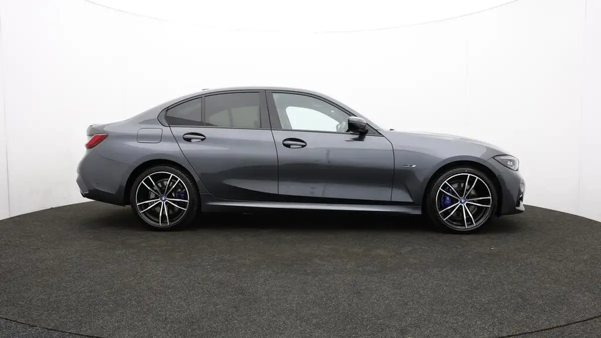 2022-bmw-3-series-20-330e-m-sport-pro-pack-saloon-4d-big-34