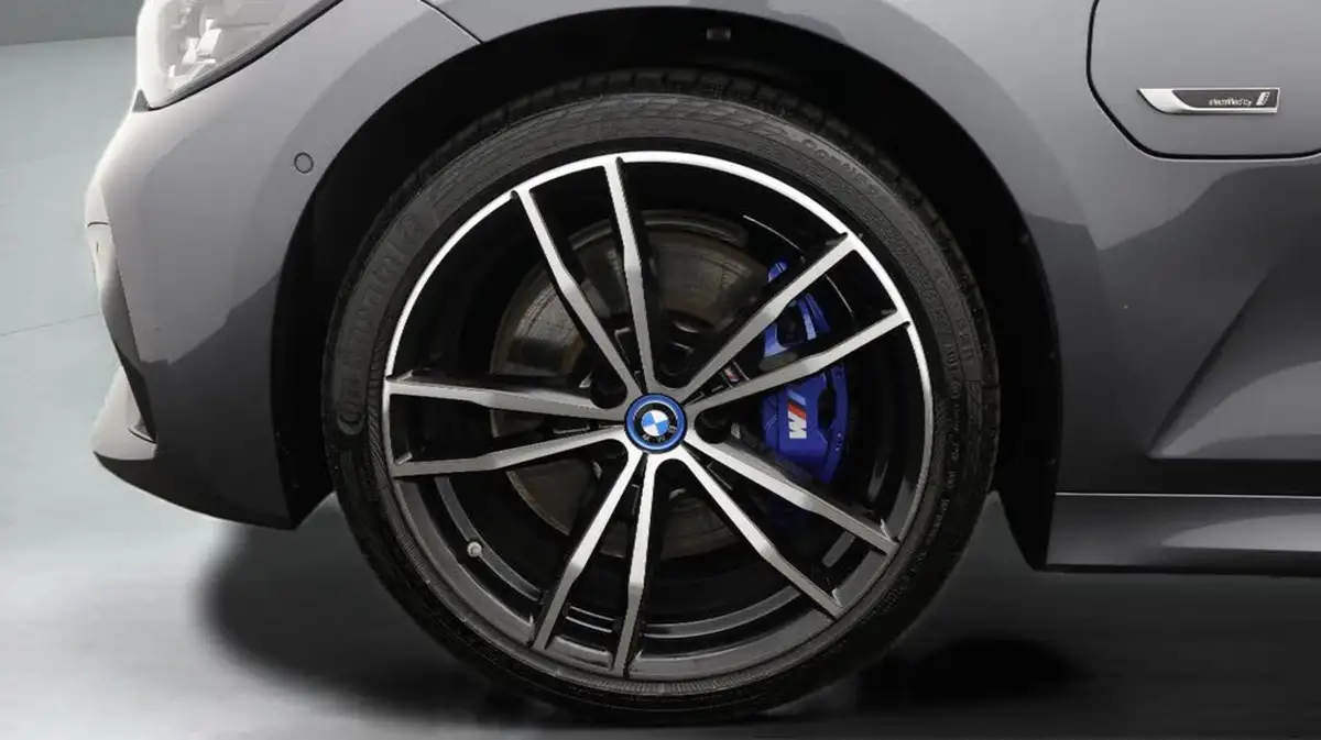 2022-bmw-3-series-20-330e-m-sport-pro-pack-saloon-4d-big-18