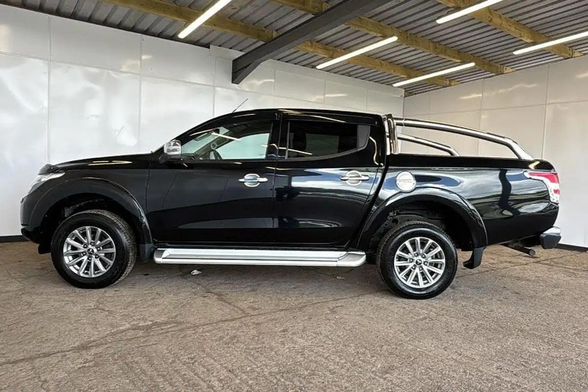 2019-mitsubishi-l200-24di-d-barbarian-eu6-big-7