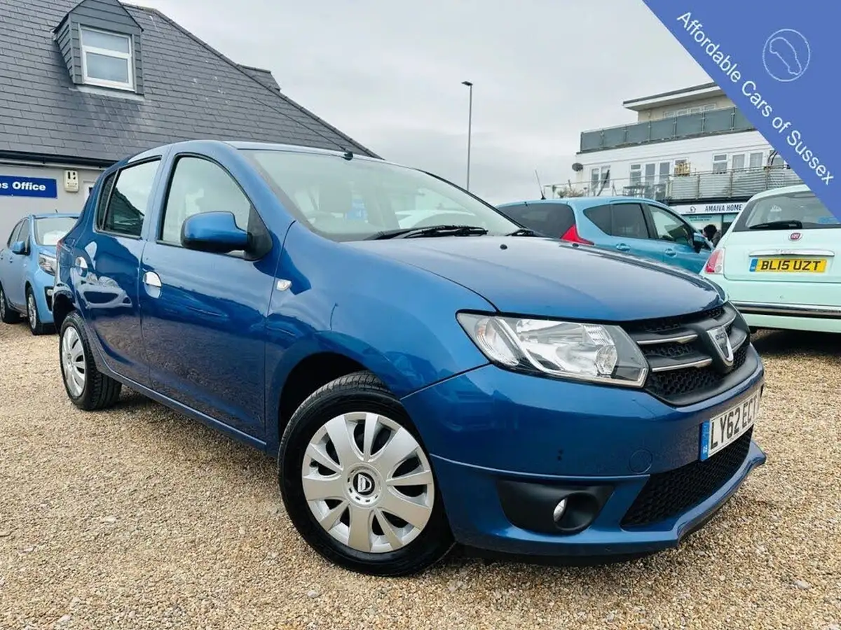 2013-dacia-sandero-15d-laureate-big-0