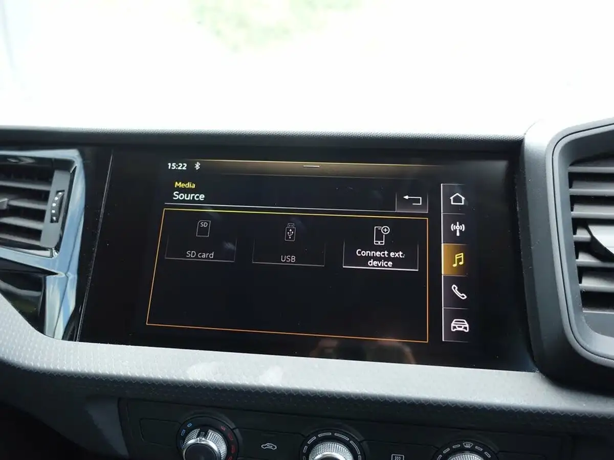 2019-audi-a1-10-30-tfsi-se-big-14