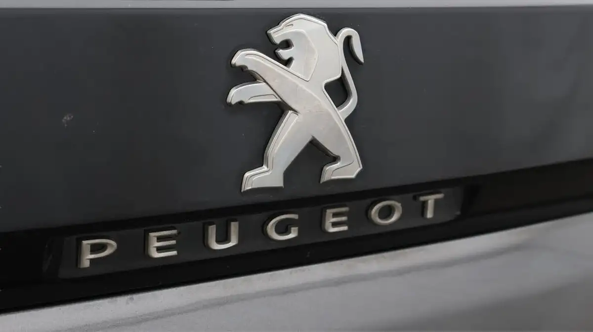 2021-peugeot-5008-suv-12-puretech-allure-premium-big-25