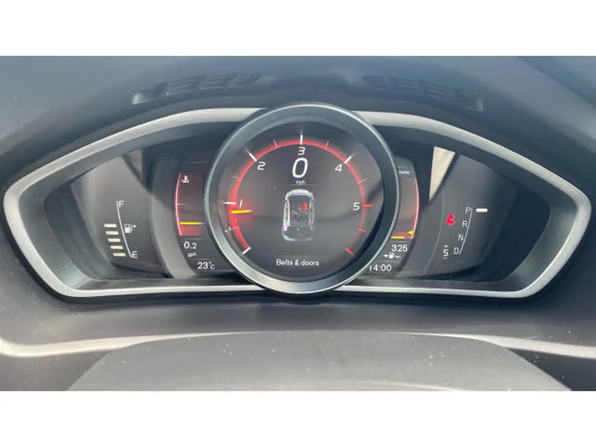2019-volvo-v40-20td-d3-inscription-edition-big-10