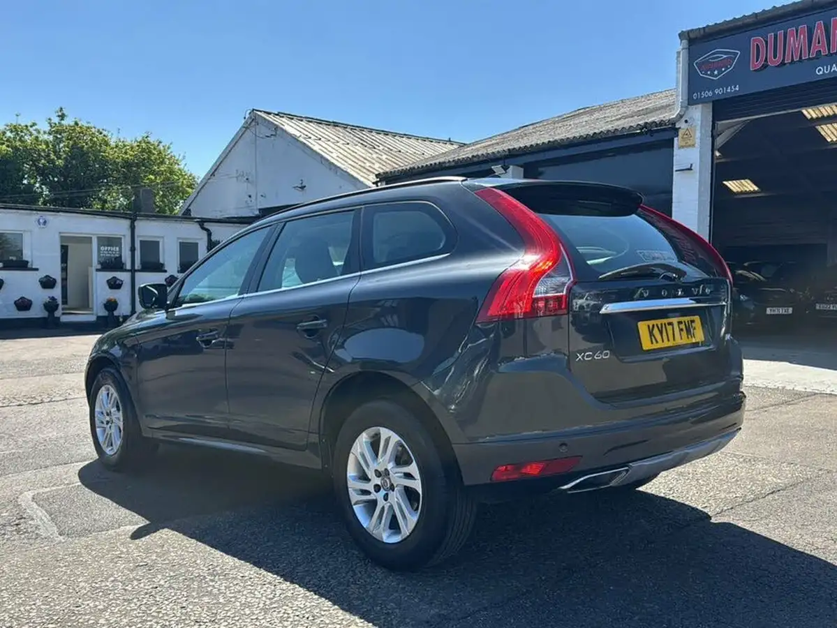 2017-volvo-xc60-20td-d4-se-geartronic-big-4