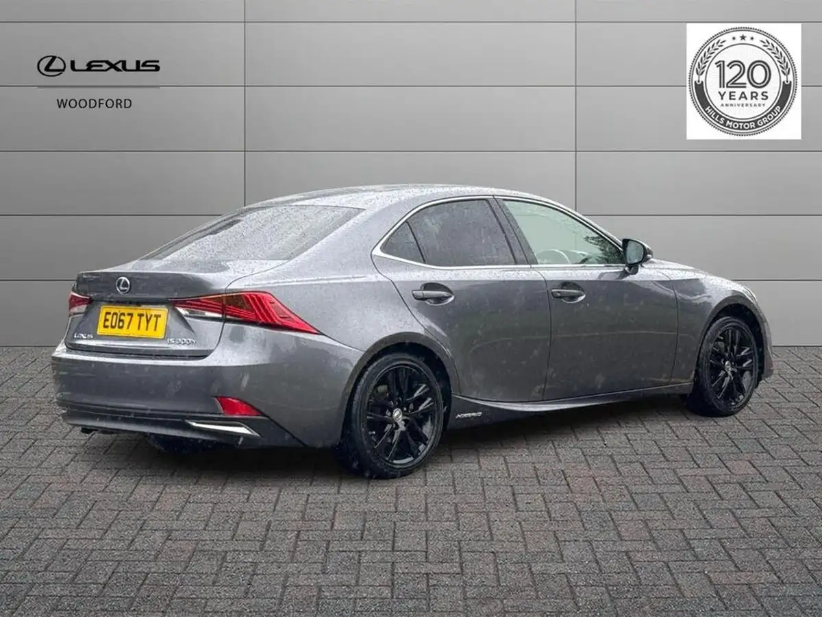 2017-lexus-is-300h-25-advance-big-2