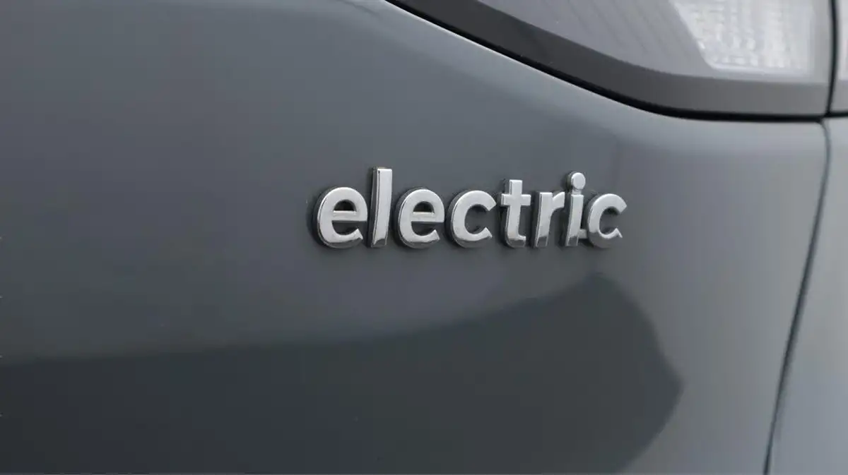 2021-hyundai-ioniq-e-premium-electric-100kw-big-22