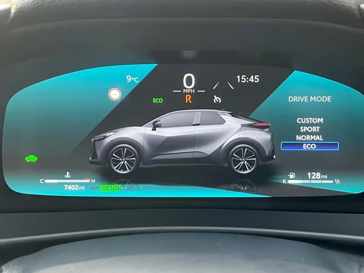 2024-toyota-c-hr-18-vvt-i-design-138bhp-big-21